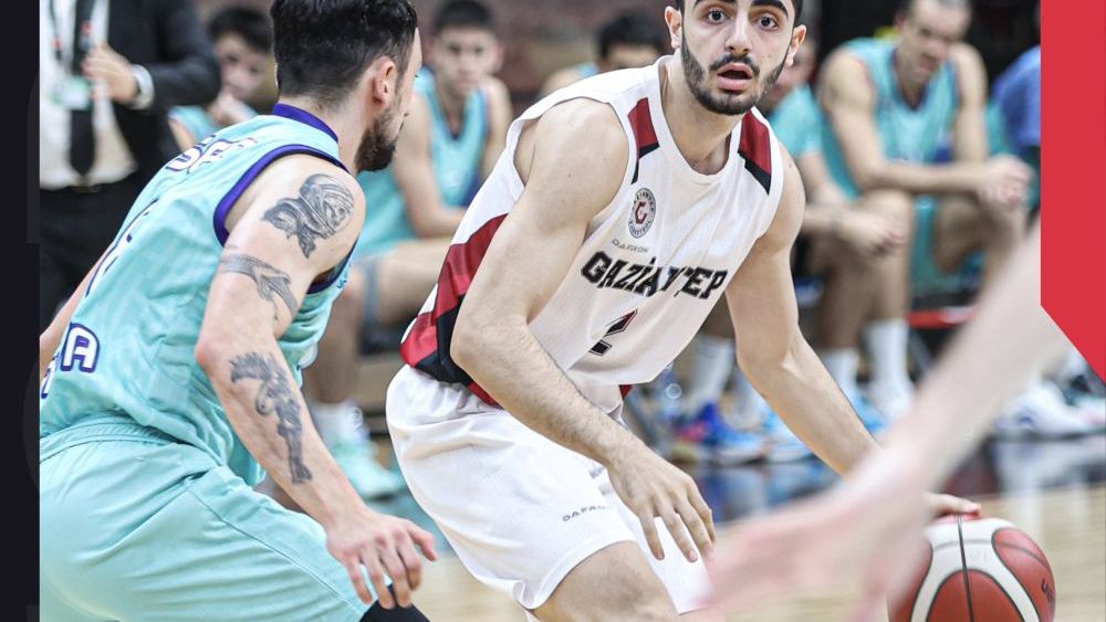 Gaziantep Basketbol rahat kazandı 72-54